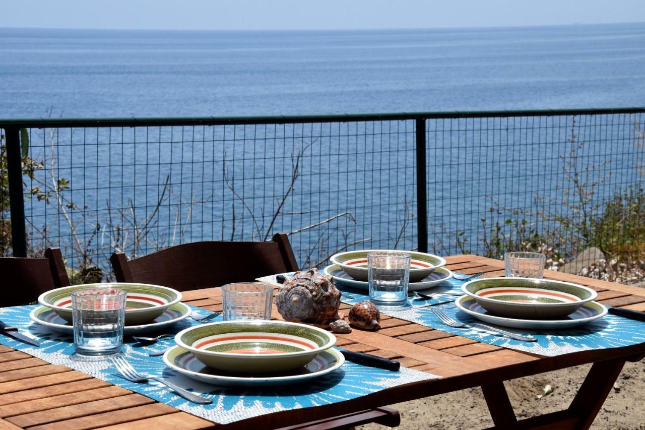 Riviera Degli Eucalipti - Cottage In Riva Al Mare Acireale Exteriör bild